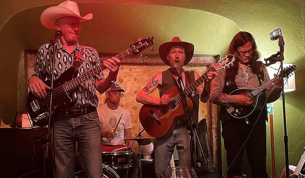 Andri&FarmerJohn að gogga. Andri Már er annar frá hægri MYNDIR FRÁ ANDRA OG FLEIRUM