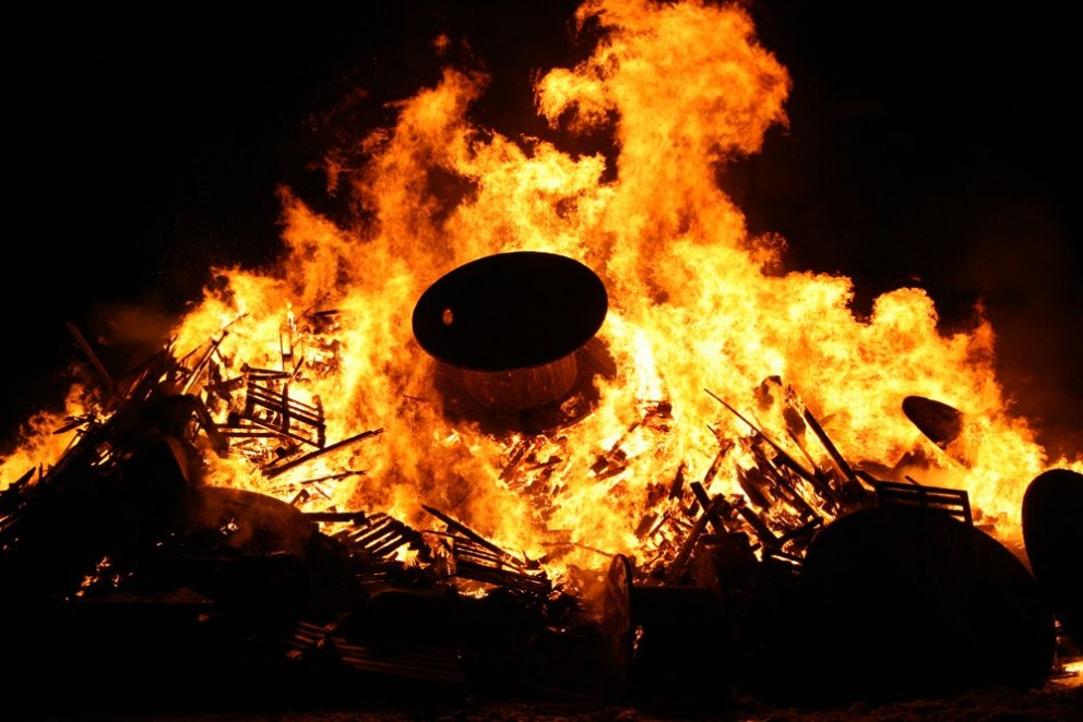 Brenna og flugeldasýning á Hofsósi