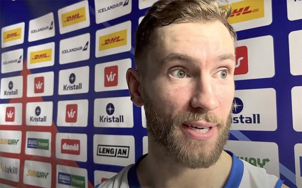 Arnar í spjalli við Karfan.is. SKJÁSKOT