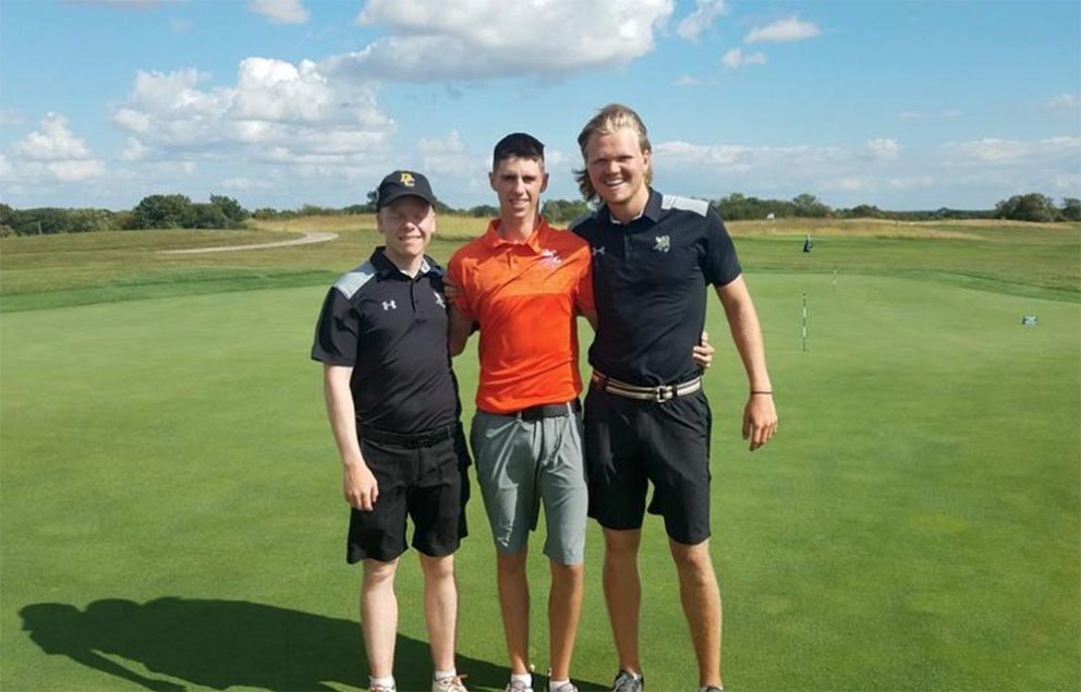 Arnar Geir (fyrir miðju) ásamt félögum sínum. MYND AF NETINU