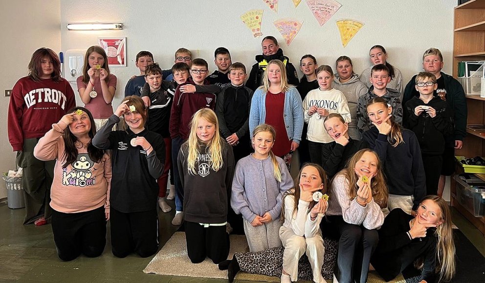 Lögreglan í heimsókn í Árskóla. MYND: LNV