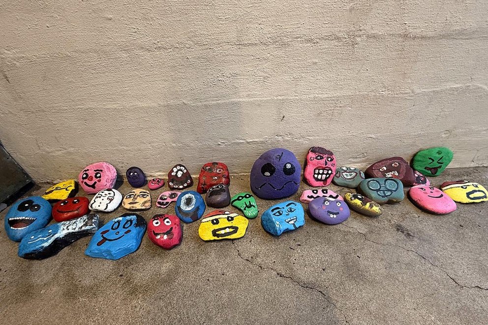 Steinarnir með fyndnu andlitunum. MYND AÐSEND