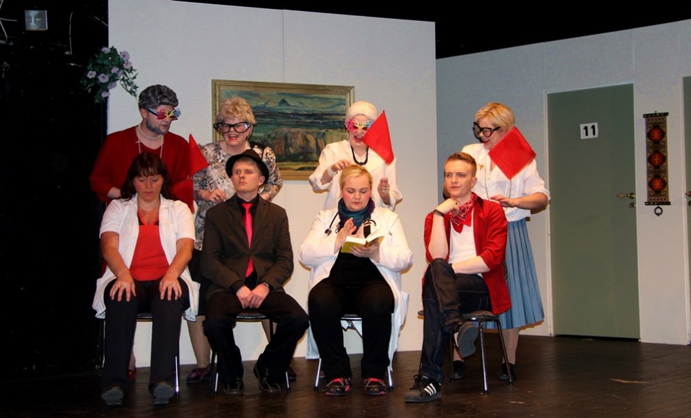 Barið í brestina – seinasta sýningarhelgin