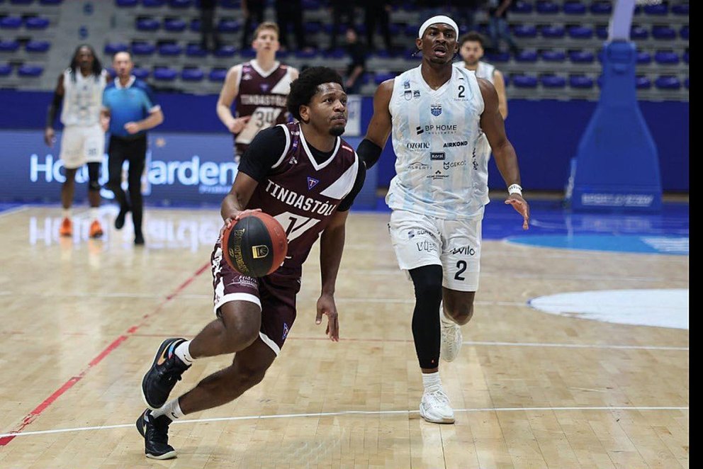 Basile var í stuði i gær. MYND AF SÍÐU ENBL-DEILDARINNAR