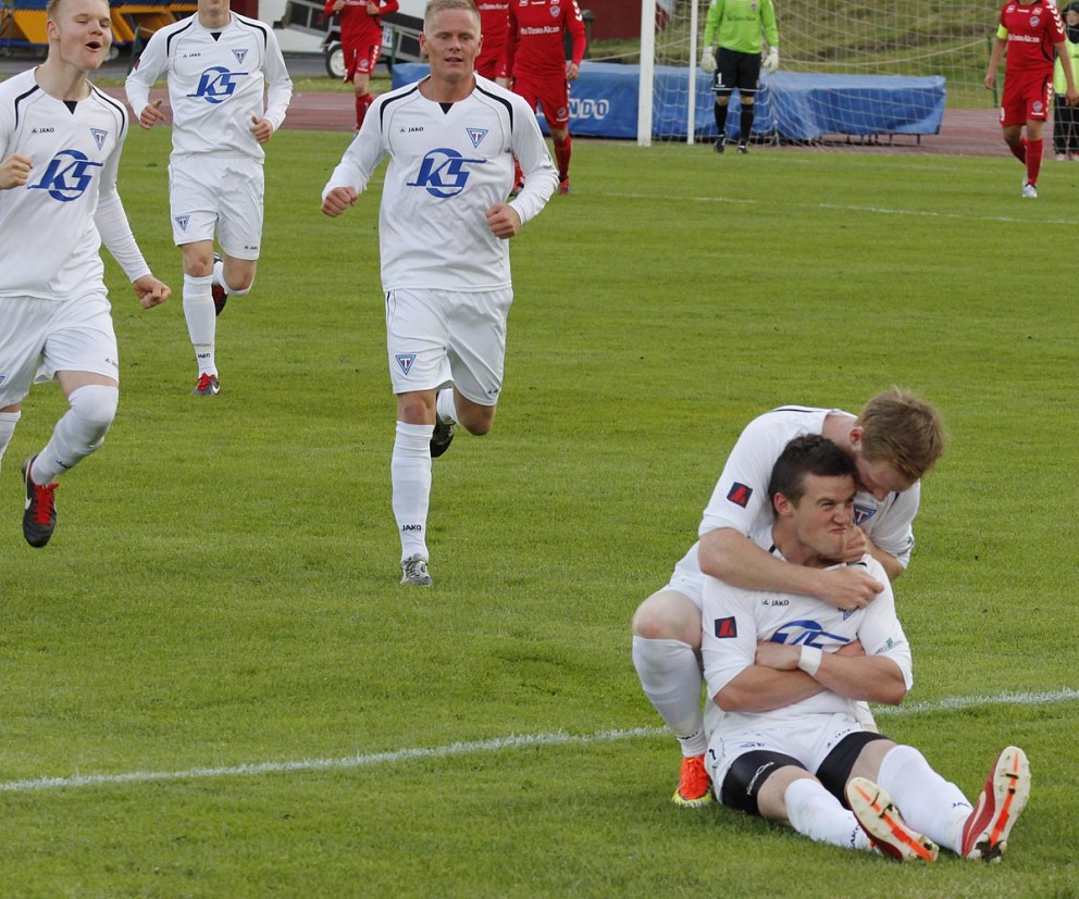 Þrumufleygur Elvars tryggði Tindastólsmönnum rennblaut þrjú stig