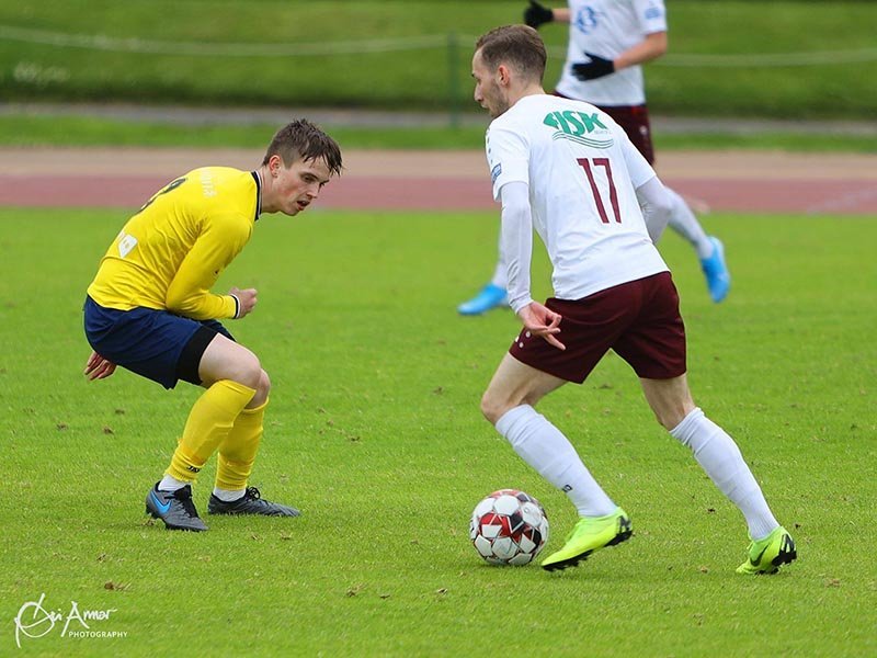 Benni gerði laglegt mark úr aukaspyrnu á laugardag en allt kom fyrir ekki...  MYND: ÓAB