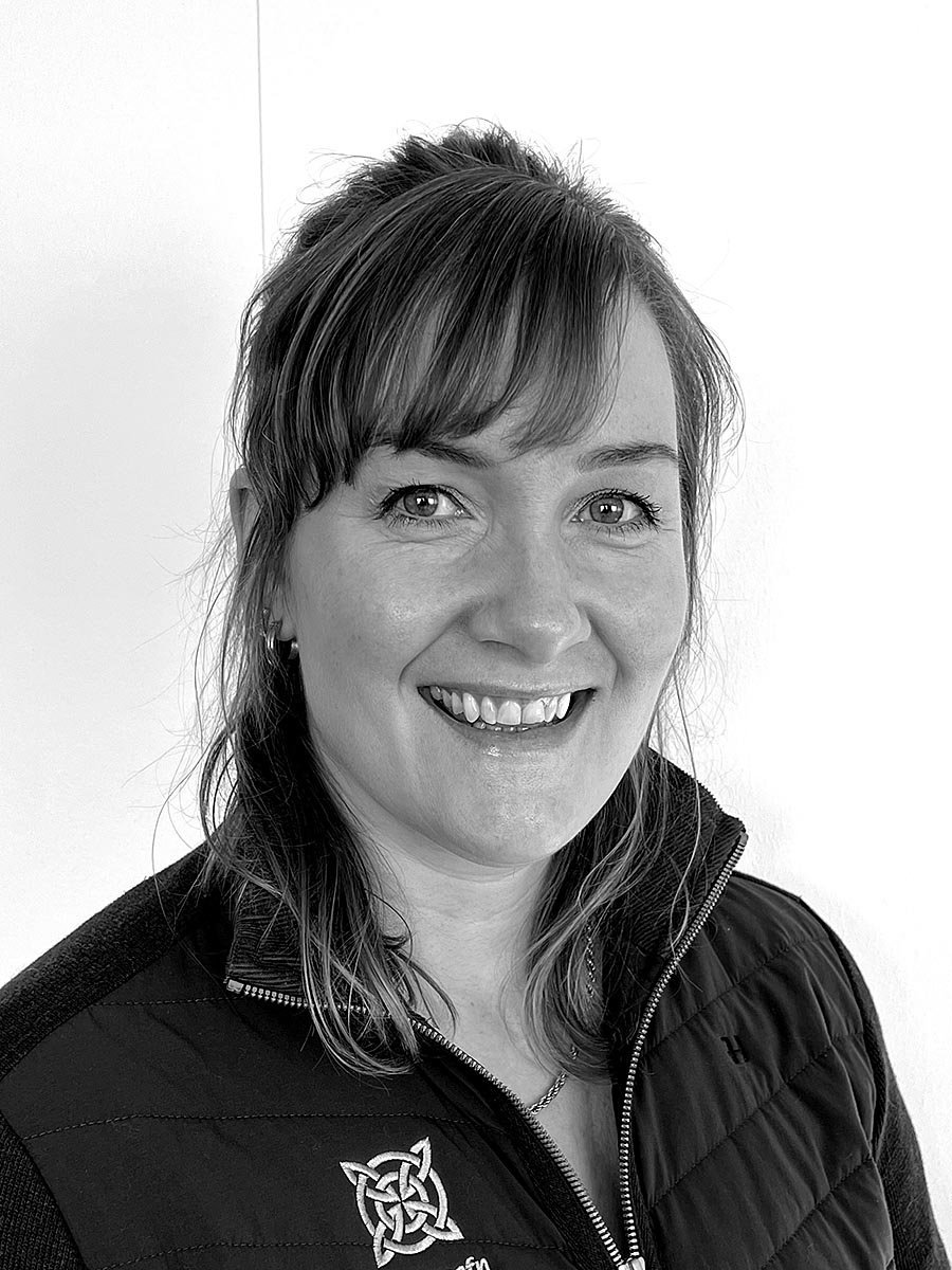 Berglind Þorsteinsdóttir safnstjóri Byggðasafns Skagfirðinga. Á neðri myndinni má sjá safnkost í köstum. AÐSENDAR MYNDIR