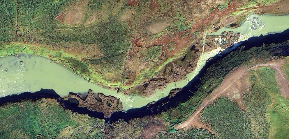 Séð ofan í Blöndu með hjálp Google Earth. SKJÁSKOT