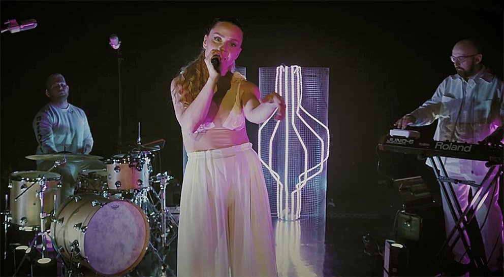 Skjáskot úr myndbandinu sem fylgir Modular Heart með Blankiflúr og Jerald Copp.