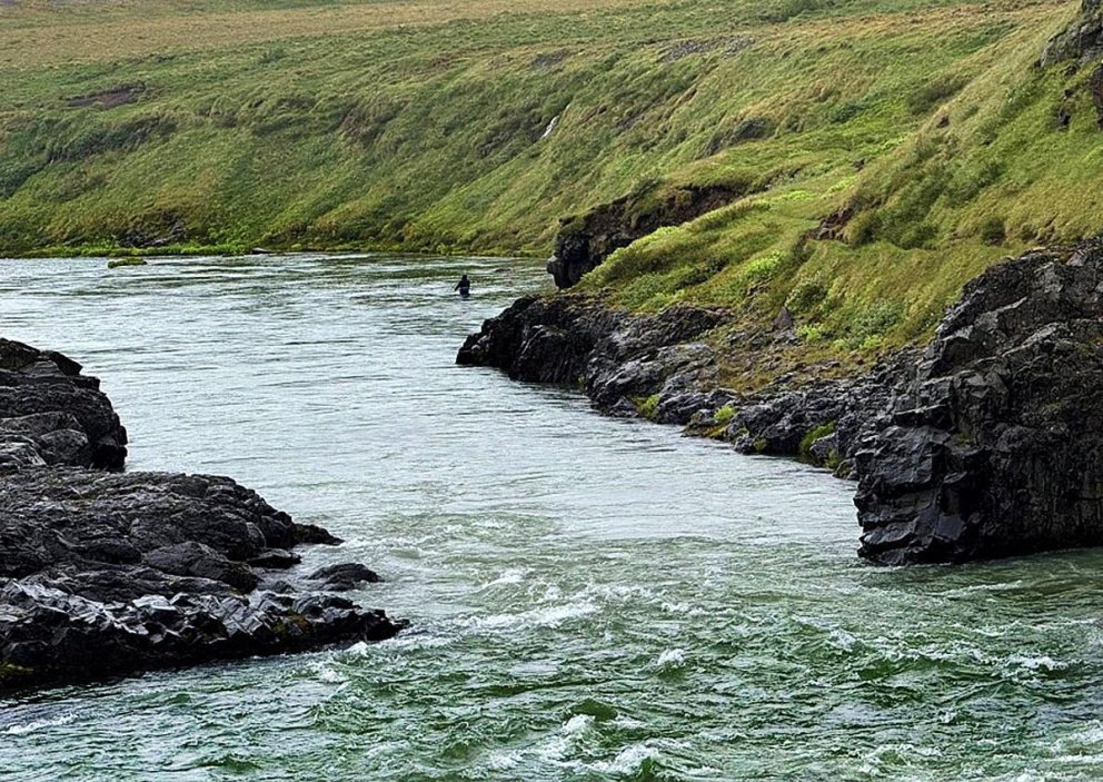 Það voru engar kjöraðstæður í Blöndu í gær. MYND: ÁRNI HARÐARSON
