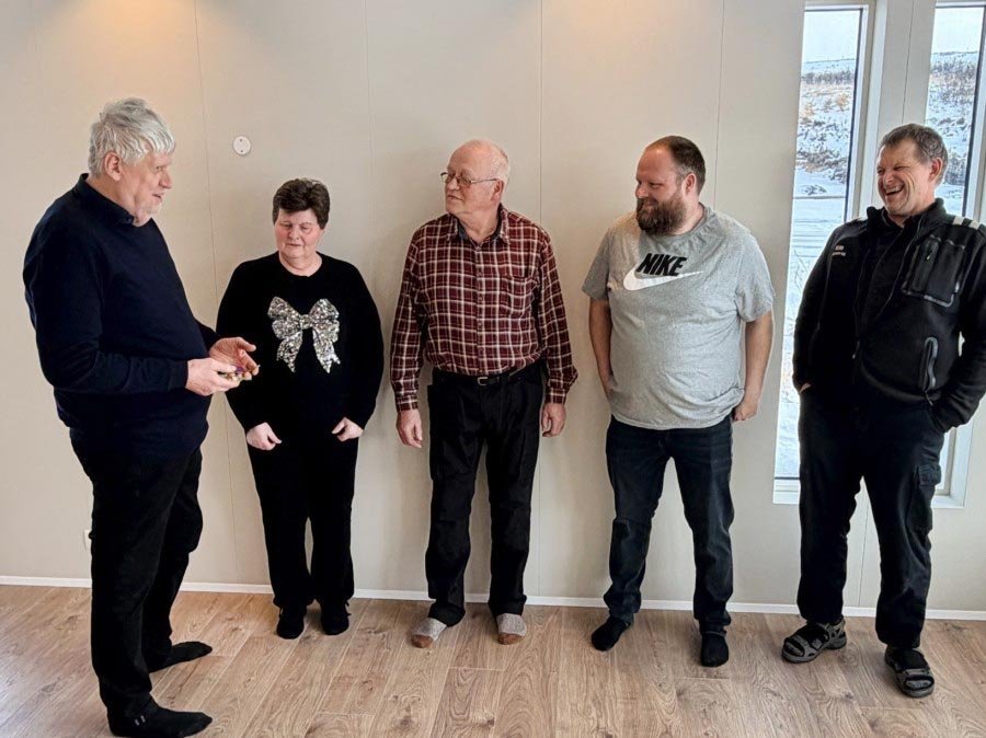 Glatt á hjalla í nýja húsinu. Lárus, Rannveig, Gauti, Jón og Erlendur. MYND AF HÚNA.IS