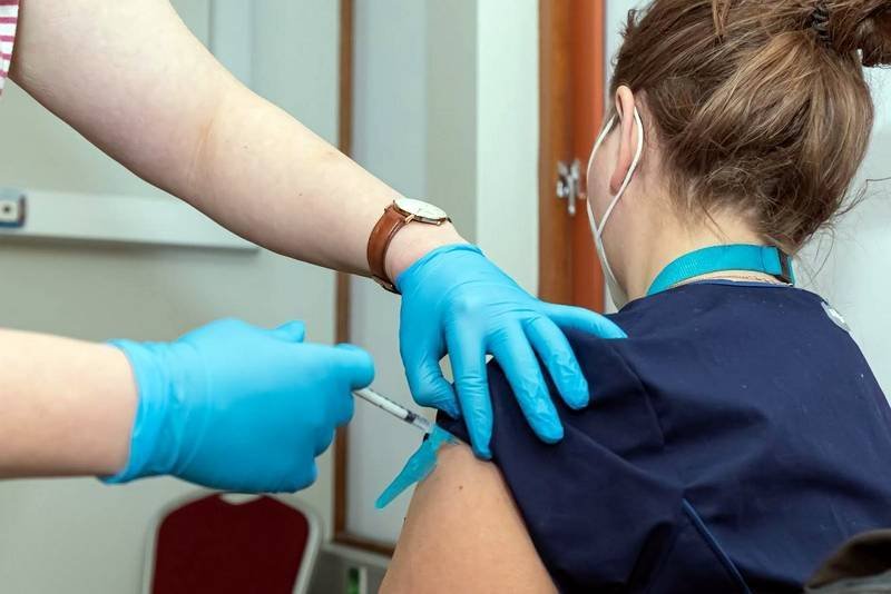 Frá bólusetningu Heilsugæslu höfuðborgarsvæðisins 29. desember 2020. Mynd: Stjórnarráðið