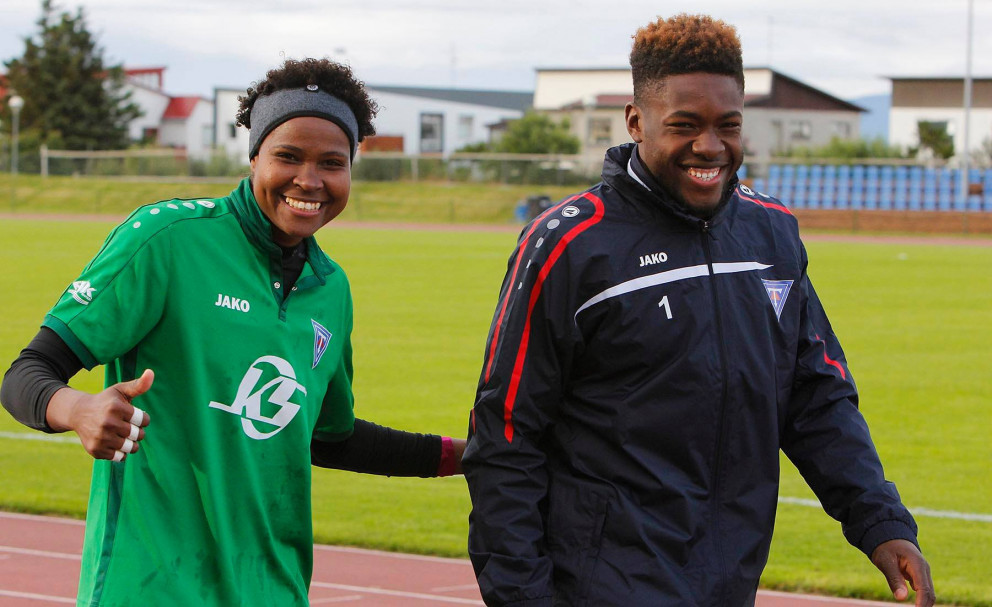 Brentton ásamt Önu Lúciu sem varði mark kvennaliðs Tindastóls tvö síðustu sumur. MYND: ÓAB