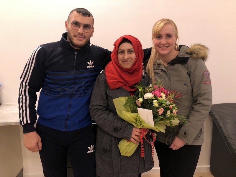 Najeb Mohammad Alhaj Husin og Sabah Mostava ásamt Ingveldi Ásu Konráðsdóttur, stjórnarformanni Bústaðar.