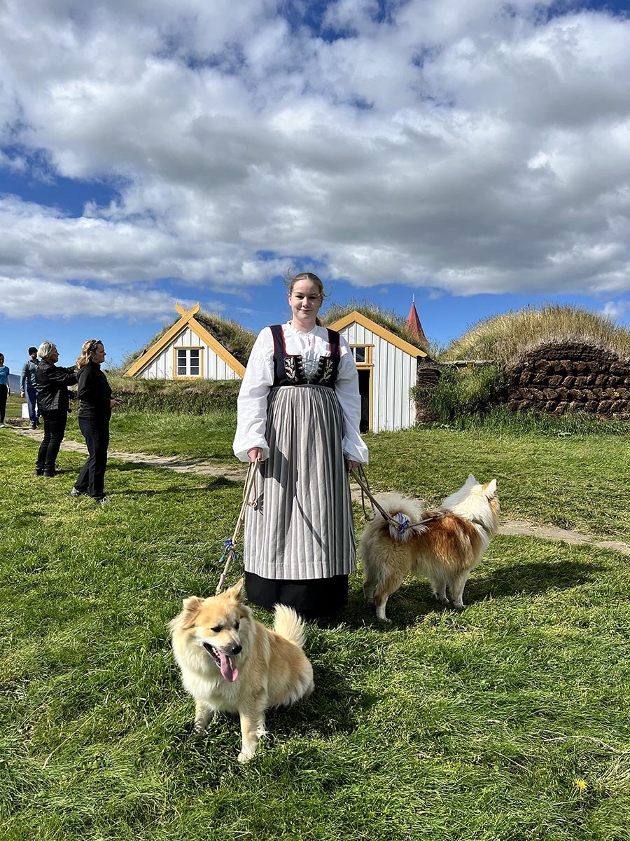 Mark Watson deginum og Degi íslenska fjárhundsins er fagnað samiginlega í Byggðasafninu. MYND: BSK