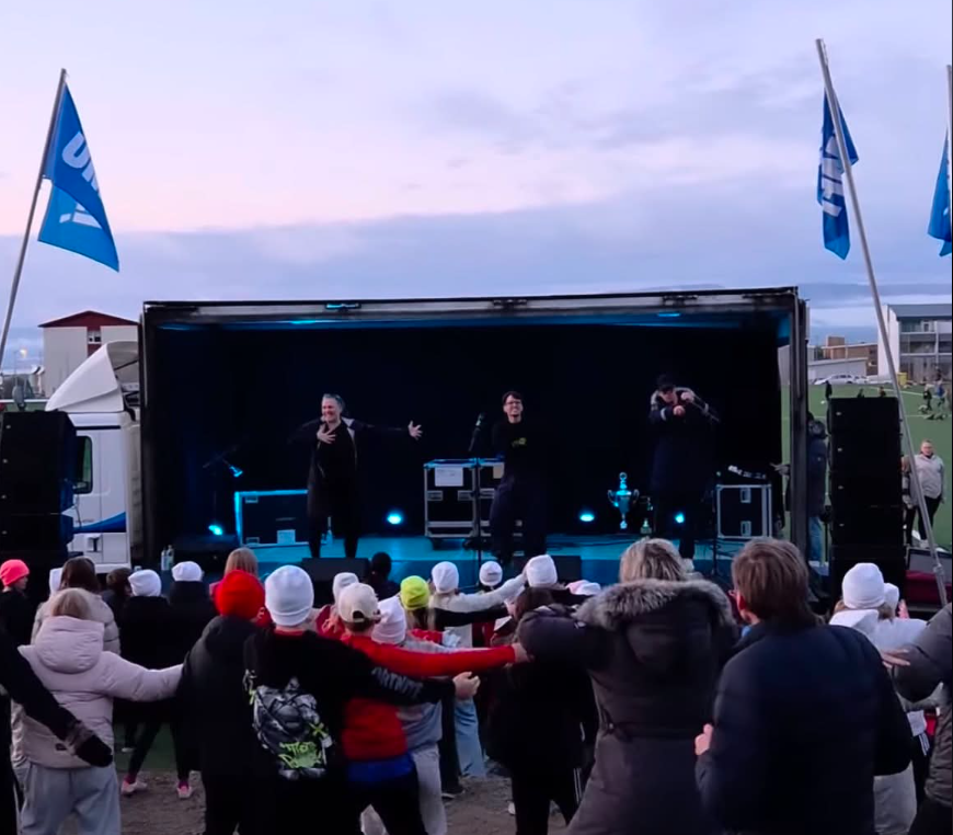 Raggý og David stírðu hópdansi í Grænuklauf. MYND AF FB SÍÐU UMFÍ