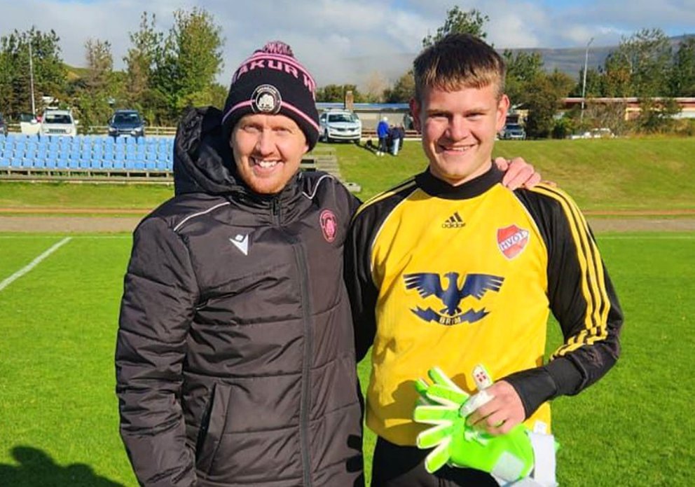 Dom ánægður með Sigurð Aadnegard sem stóð vaktina í markinu í dag. MYND AF SÍÐU AÐDENDASÍÐUNNAR