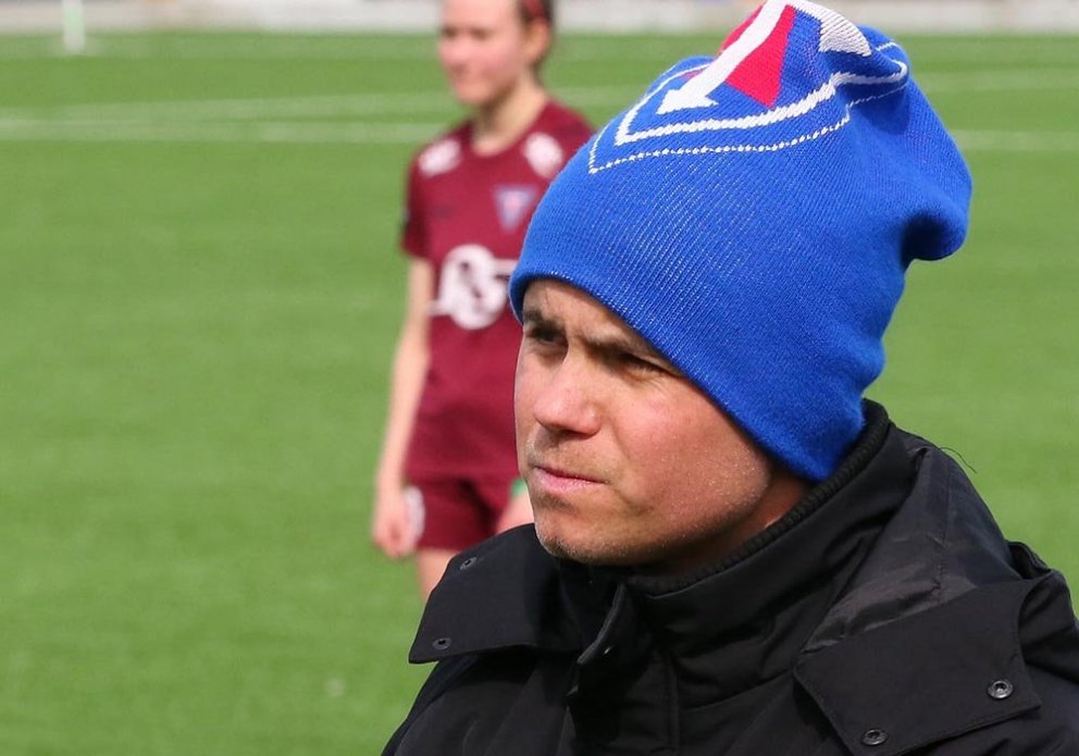 Donni þjálfari á von á erfiðum leik í kvöld gegn sterku liði Grindavíkur. MYND: JÓI SIGMARS