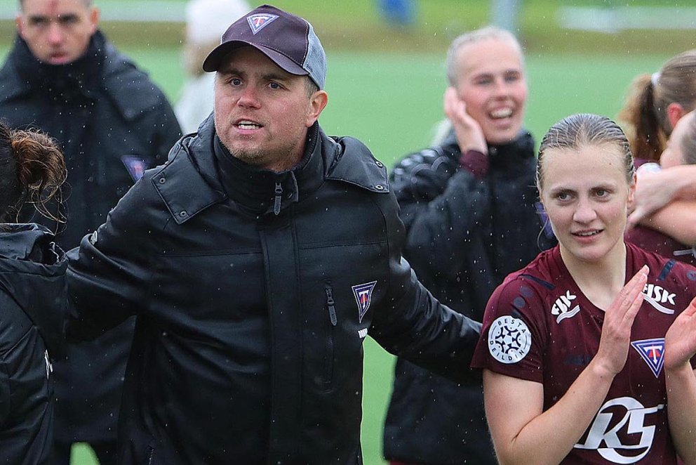 Donni fagnar sigri síðasta haust. MYND: ÓAB