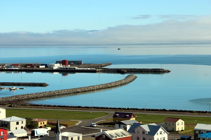 Á myndinni má sjá dragnótaskipið Hafborgu EA 152 þar sem hún er að veiðum skammt undan landi við Sauðárkrók árið 2018. Mynd: FE.