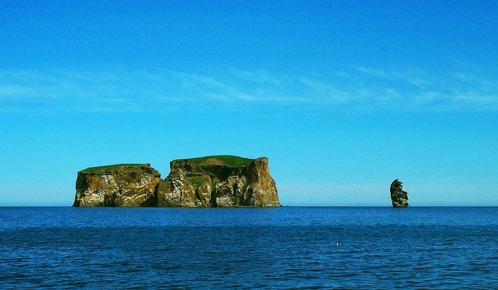 Drangey á Skagafirði. Á myndinni fyrir neðan má sjá Kristján Eiríksson frá Fagranes. MYNDIR AÐSENDAR