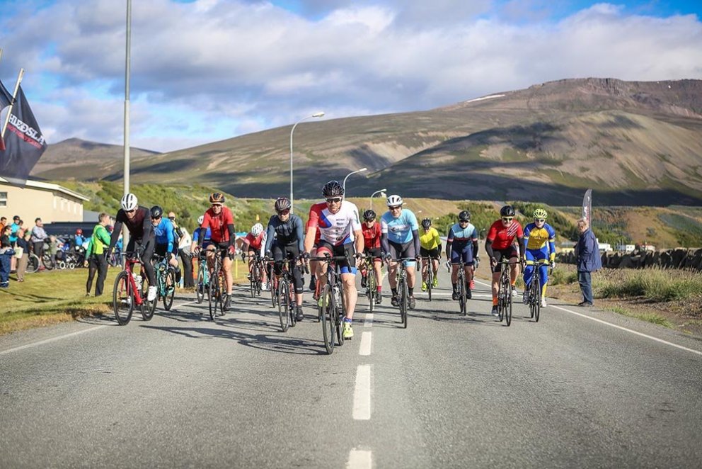 Hjólreiðakempur þeysa af stað í blíðunni í fyrra. MYND: HJALTI ÁRNA