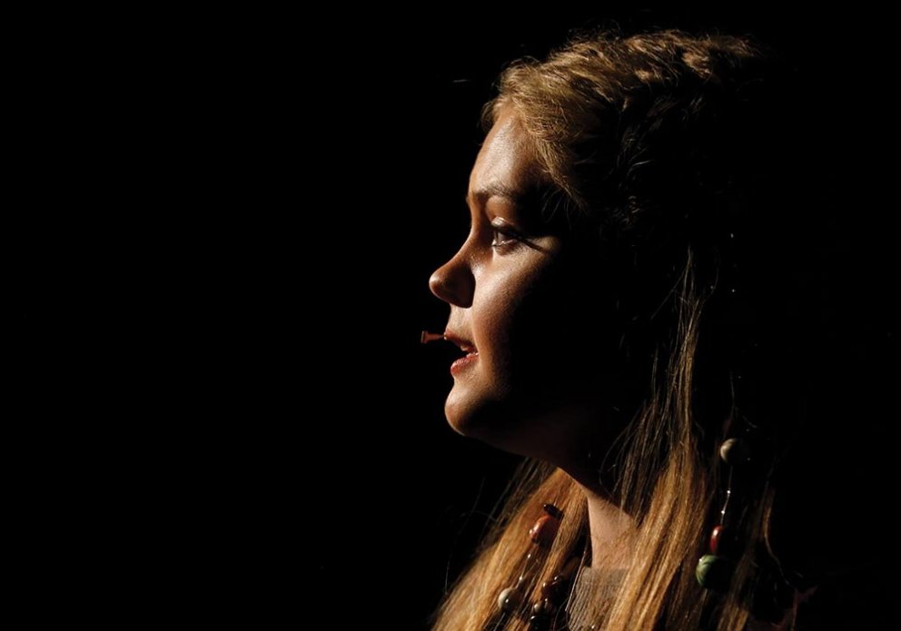 Emelíana Lillý syngur – hér reyndar í hlutverki Ronju ræningjadóttur. MYND: GUNNHILDUR GÍSLA