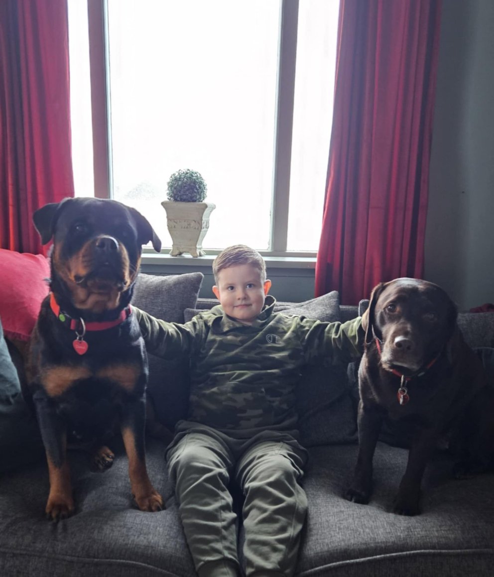 Natan Nói með Karamellu og Chanel. MYND AÐSEND