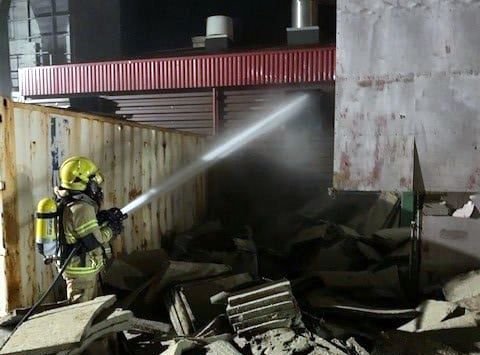 Af vettvangi brunans í Steinullarverksmiðunni í gærkvöldi. Mynd: Brunavarnir Skagafjarðar.