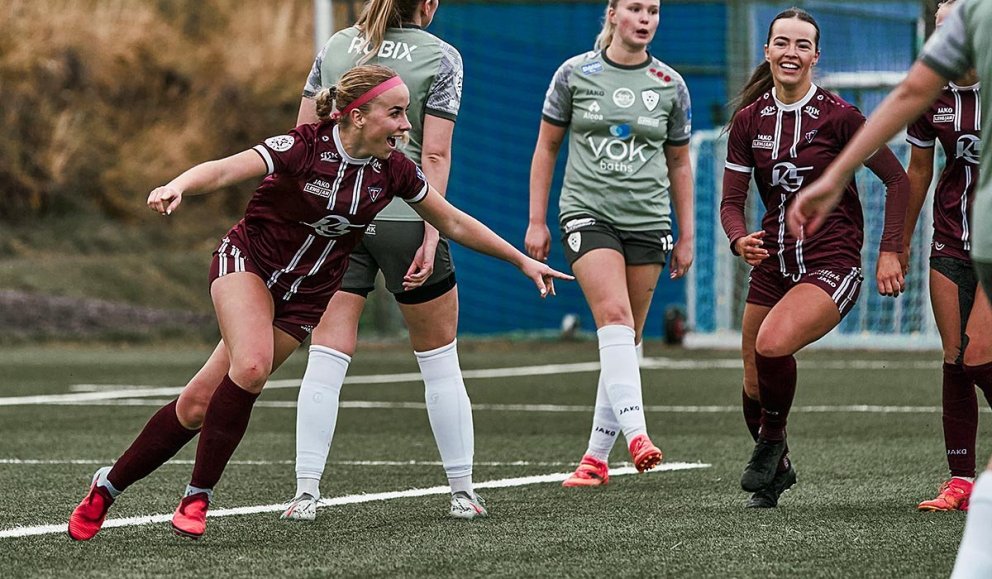 Elísa Bríet fagnar öðru marki sínu í leiknum í dag. MYND: SIGURÐUR INGI