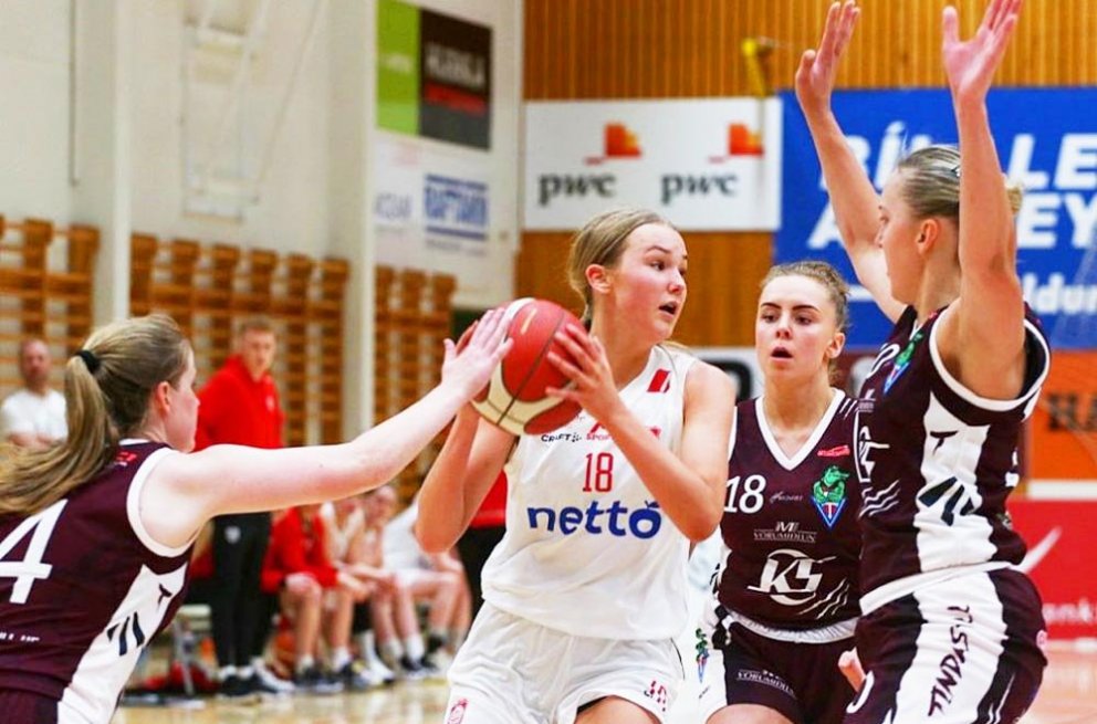 Ungstirnið Emma Karólína (14 ára) var stigahæst í gærkvöldi. MYND: KARFAN.IS / PALLI JÓH