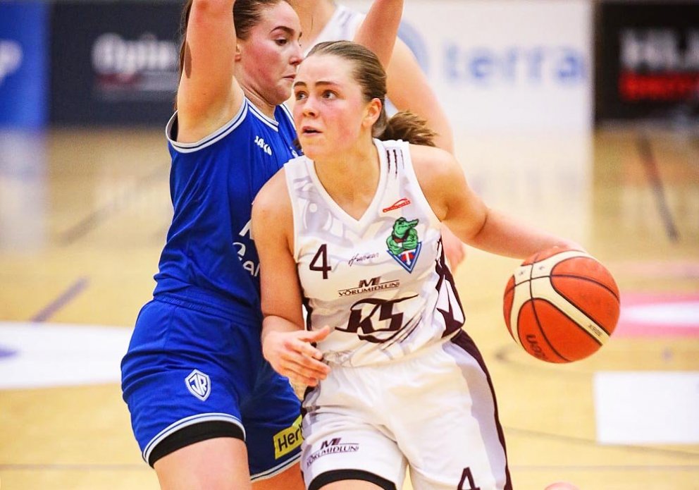 Eva Wium á fullri ferð gegn ÍR-ingum. MYND: HJALTI ÁRNA