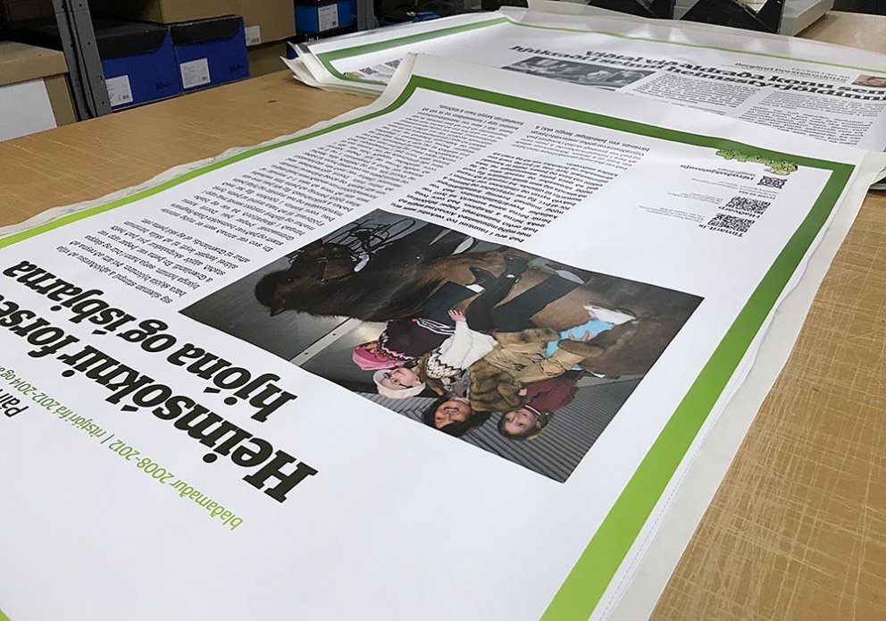 Frá vinnu við plaggatagerðina.