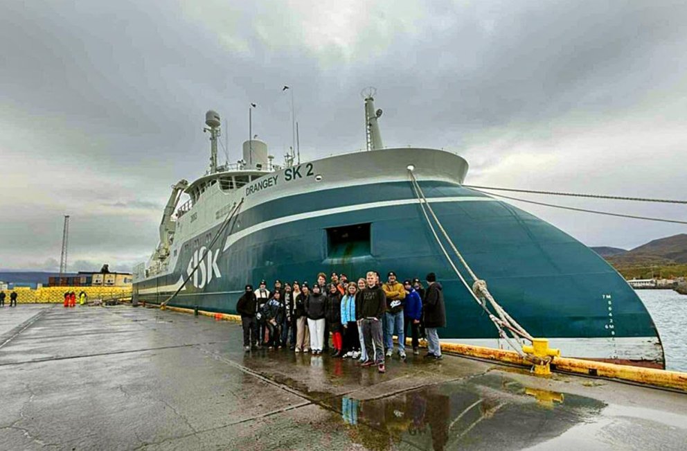 Nemendur og kennarar við Drangey SK 2. MYND AF FISK.IS