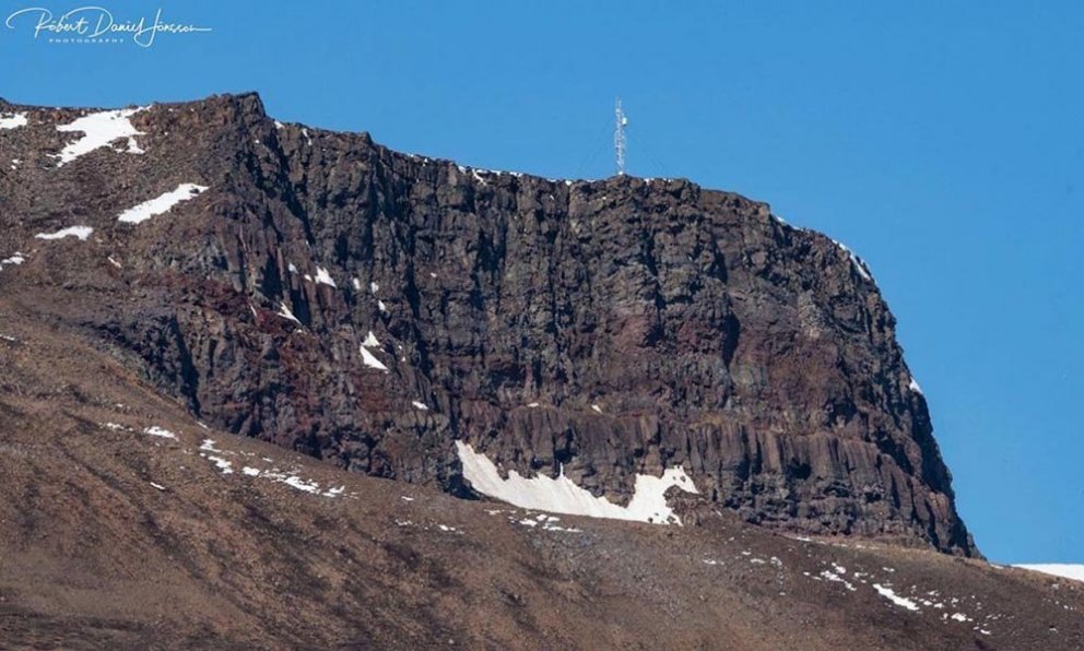 Fjarskiptamastur á Tindastóli. MYND: RÓBERT DANÍEL