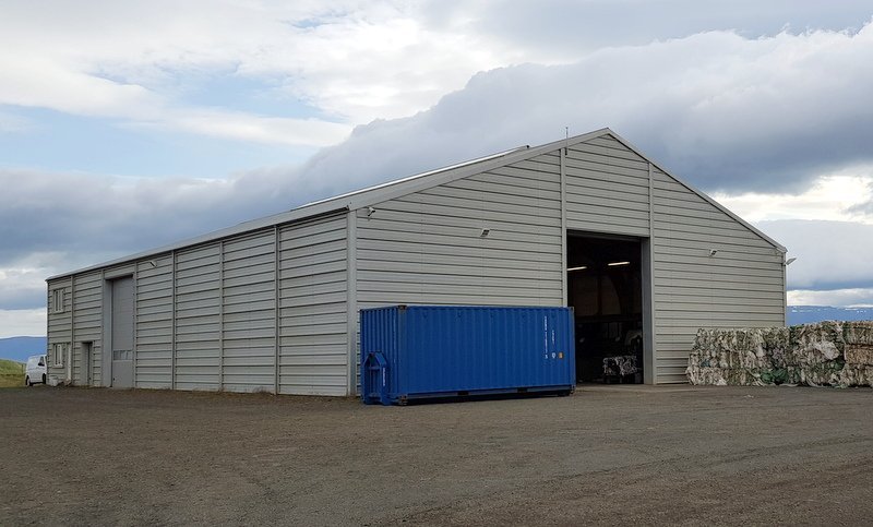Flokka við Borgarteig 12 á Sauðárkróki en í skoðun er hjá Svf. Skagafirði að eignast húsnæðið til að tryggja sorpflokkun innan héraðsins. Mynd: PF.