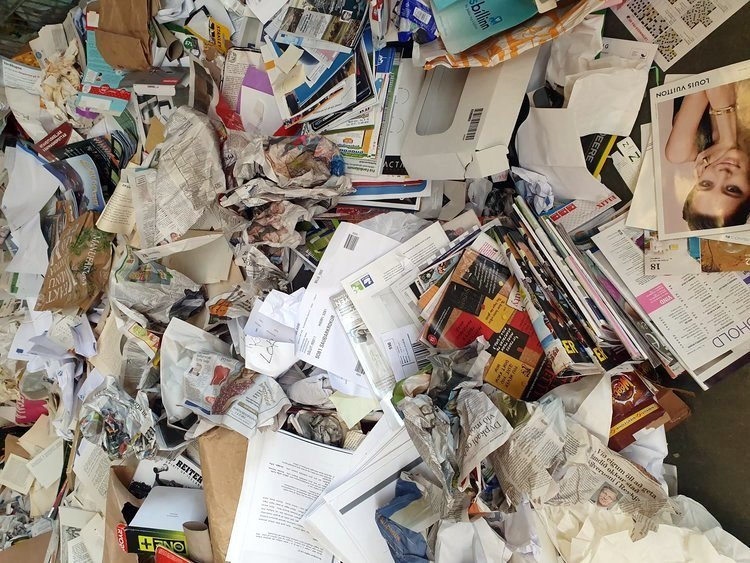 Allur pappír má fara laus í grænu tunnuna. Mynd af Flokka.is