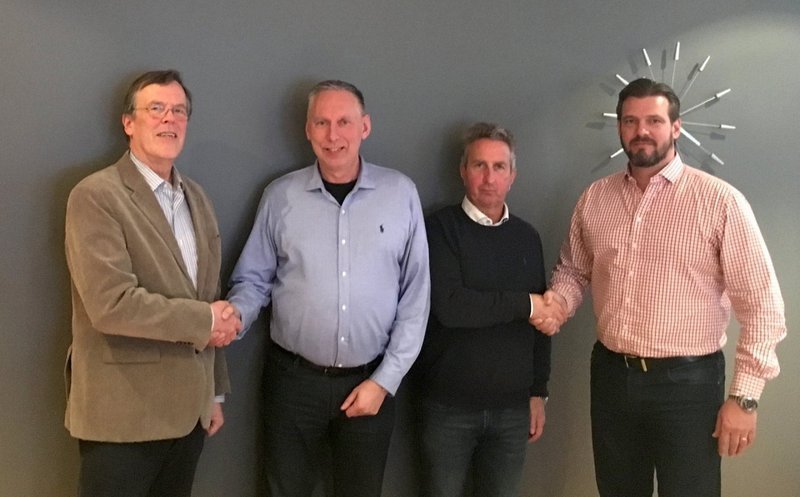 Hjálmar Árnason, framkvæmdastjóri Keilis, Baldvin Birgisson og Guðlaugur Sigurðsson frá Flugskóla Íslands, og Rúnar Árnason, forstöðumaður Flugakademíu Keilis. Mynd: keilir.net