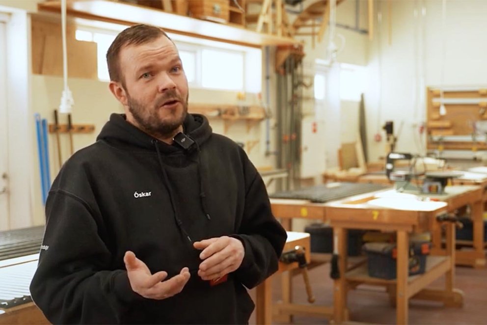 Óskar Már í spjalli við Iðuna fræðslusetur. SKJÁSKOT