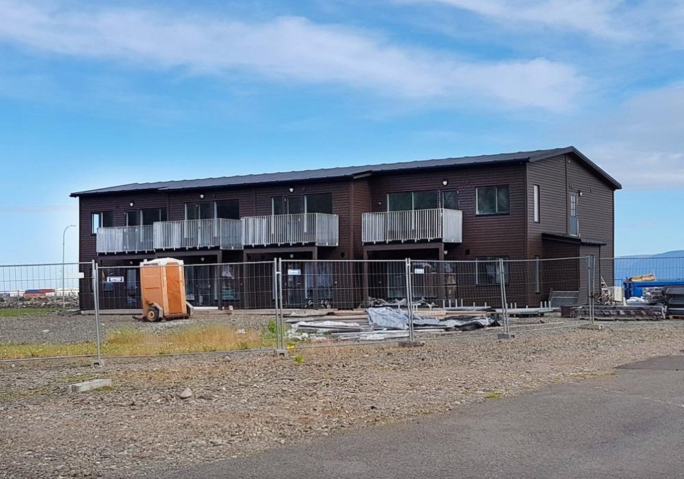 Fyrsta húsið á Freyjugötureitnum verður senn tilbúið. MYND: PF