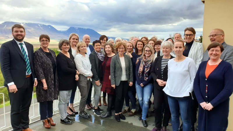 Ásmundur Einar ásamt félagsmálastjórum allra sveitarfélaga landsins. Mynd af vef stjórnarráðsins.