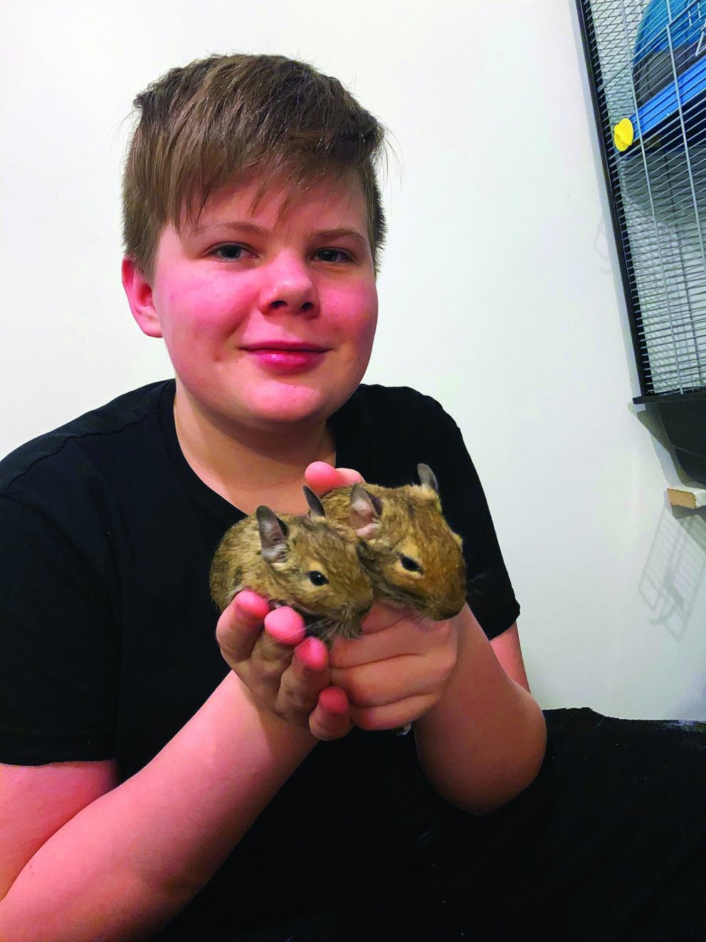 Brynjar Þór með Magnó og Kiwi. Aðsend mynd