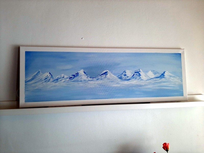 Meðfylgjandi mynd er á sýningu Ástu Bryndísar í Gallerú Hún. Mynd: FB Húnabúð.