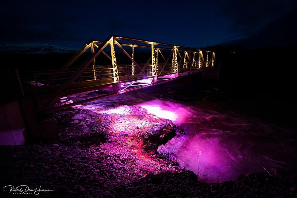 Í bleikum bjarma. MYND: RÓBERT DANÍEL JÓNSSON