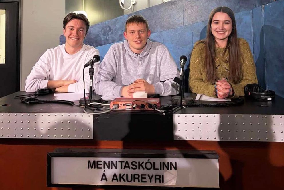 Sólveig Erla og félagar hennar í Gettu betur-liði MA. MYND AF RÚV.IS