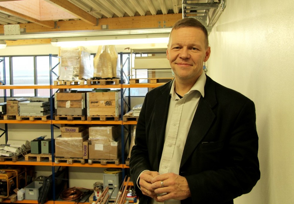 Tengill gefur tölvur til skóla í Úganda