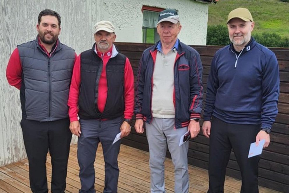 Sigurvegarar mótsins ásamt formanni klúbbsins. Frá vinstri: Eyþór, Marteinn, Ingibergur og Sigmundur. MYND AF HÚNI.IS