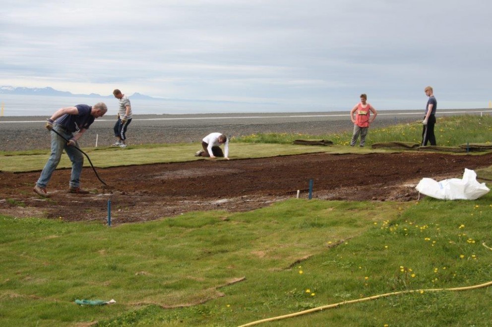 Unnið að endurbótum á Háagerðisvelli