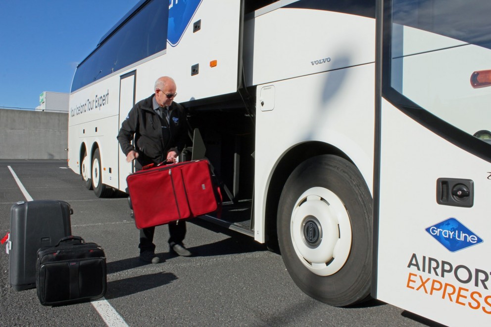 Beinar rútuferðir verða milli Keflavíkurflugvallar og Akureyrar næsta vor. Á leiðinni verður stoppað fyrir farþega í Borgarnesi, Staðarskála, Blönduósi og Varmahlíð. Ljósm./Gray Line