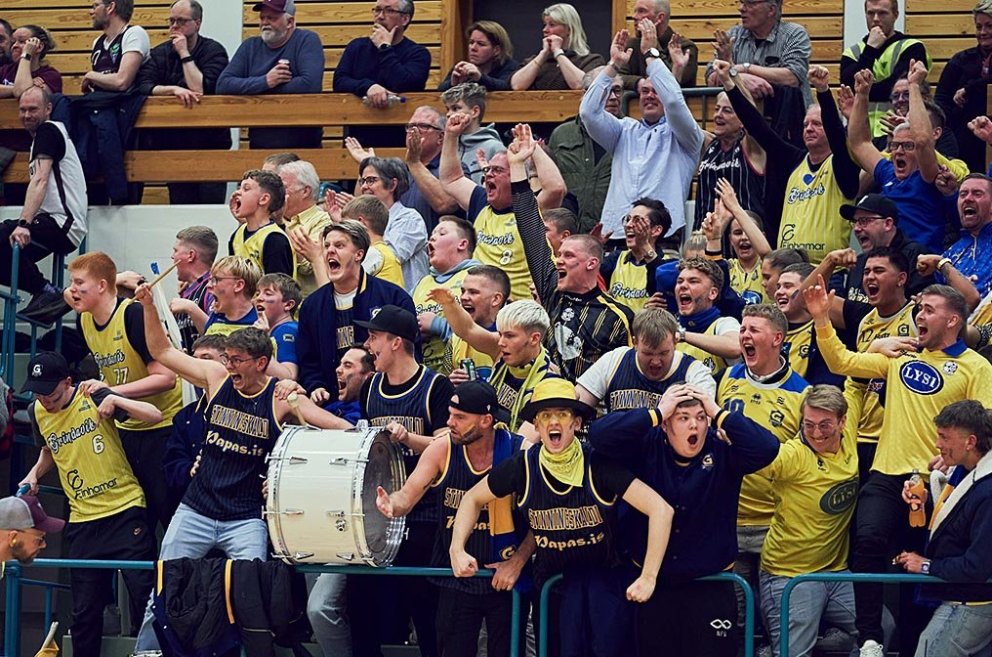 Það var gaman að vera Grindvíkingur í Síkinu í gær. MYND: SIGURÐUR INGI
